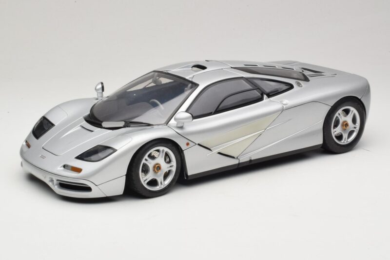 McLaren F1 Sølv Minichamps 1:12 530133123 Metal