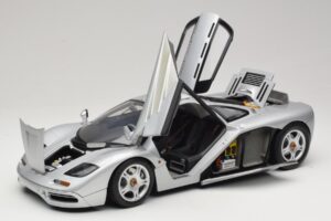 McLaren F1 Sølv Minichamps 1:12 530133123 Metal — billede 2 af 8
