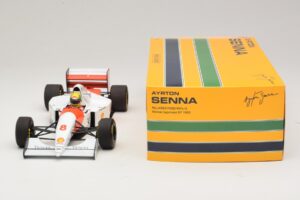 McLaren MP4/8 Ford #8 A. Senna Winner Japanese GP 1993 Minichamps 1:18 540931878 Metal — billede 3 af 7