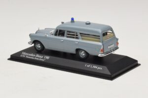 Mercedes 190 W110 Ambulance DRK Minichamps 1:43 400037270 Metal — billede 3 af 4