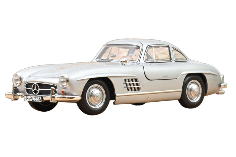 Mercedes 300 SL W198 Gullwing Sølv Norev 1:18 Mercedes 300 SL W198 Gullwing Sølv Norev 1:18 183857 Metal