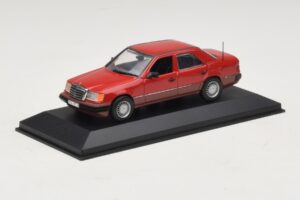 Mercedes 300D W124 Turbo Rød Minichamps 1:43 3210 Metal — billede 2 af 4