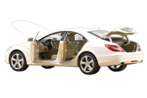 Mercedes CLS C218 Coupé Brilliant White Metallic Norev 1:18 183943 Metal — billede 2 af 3