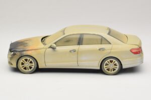 Mercedes E-Class W212 Brændt Dubai Kunstbil Minichamps 1:18 MB008 Metal — billede 3 af 6