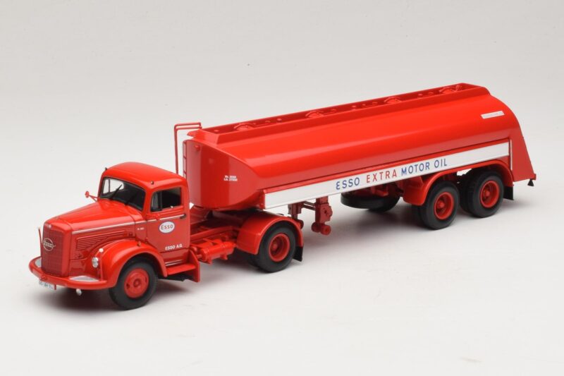 Mercedes LS315 Tanksattelzug Esso Minichamps 1:43 Mercedes LS315 Tanksattelzug Esso Minichamps 1:43 499034770 Metal