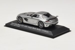 Mercedes SLS AMG C197 Black Series Grå Metallic Minichamps 1:43 437033024 Metal — billede 3 af 4