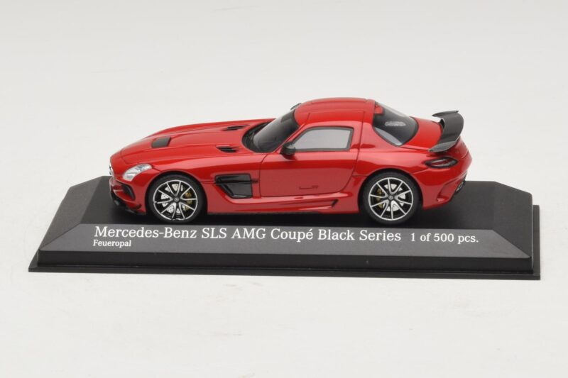 Mercedes SLS AMG C197 Black Series Rød Minichamps 1:43 Mercedes SLS AMG C197 Black Series Rød Minichamps 1:43 437033021 Metal