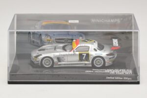 Mercedes SLS AMG GT3 #7 Black Falcon Jager / Seyffarth 24 Hours of Dubai 2011 Minichamps 1:43 437110307 Metal — billede 4 af 5