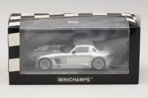 Mercedes SLS AMG GT3 Sølv Minichamps 1:43 410113202 Metal — billede 4 af 4