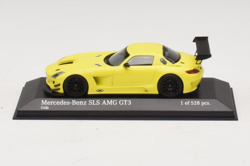 Mercedes SLS AMG GT3 Gul Minichamps 1:43 Mercedes SLS AMG GT3 Gul Minichamps 1:43 410113201 Metal