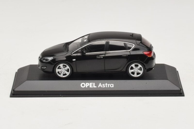 Opel Astra J Sort Minichamps 1:43 ASTRA006 Metal