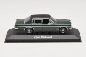 Opel Diplomat B Mørkegrøn Maxichamps 1:43 940046070 Metal