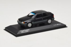 Opel Kadett E Black Metallic Minichamps 1:43 400045901 Metal — billede 2 af 4