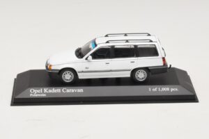 Opel Kadett E Caravan Hvid Minichamps 1:43 400045911 Metal