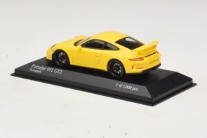 Porsche 911 991 GT3 Gul Minichamps 1:43 410062021 Metal — billede 3 af 4