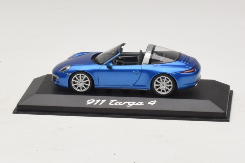 Porsche 911 991 Targa Blå Metallic Minichamps 1:43 Porsche 911 991 Targa Blå Metallic Minichamps 1:43 WAP0200350E Metal