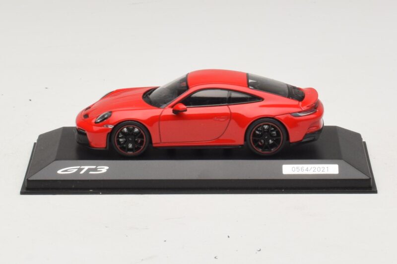 Porsche 911 992 GT3 Touring Rød Minichamps 1:43 Porsche 911 992 GT3 Touring Rød Minichamps 1:43 WAP02012617-R1 Metal