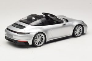 Porsche 911 992 Targa 4 GTS Sølv Minichamps 1:18 WAP0211460RTRG Metal — billede 2 af 6
