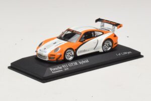 Porsche 911 997 GT3 R Hybrid Presentation 2010 Minichamps 1:43 410108900 Metal — billede 2 af 4