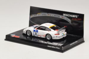 Porsche 911 997 GT3 RS #11 24 Hours Nurburgring 2010 Minichamps 1:43 437106711 Metal — billede 3 af 5