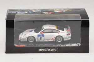 Porsche 911 997 GT3 RS #11 24 Hours Nurburgring 2010 Minichamps 1:43 437106711 Metal — billede 4 af 5