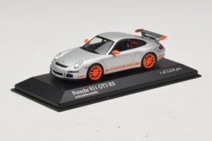 Porsche 911 997 GT3 RS Sølv Minichamps 1:43 400066000 Metal — billede 2 af 4