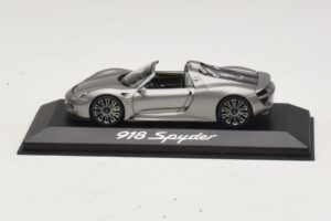 Porsche 918 Spyder Grå Metallic Minichamps 1:43 WAP0201000E Metal