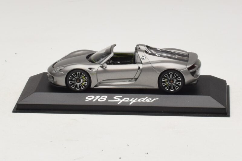 Porsche 918 Spyder Grå Metallic Minichamps 1:43 WAP0201000E Metal