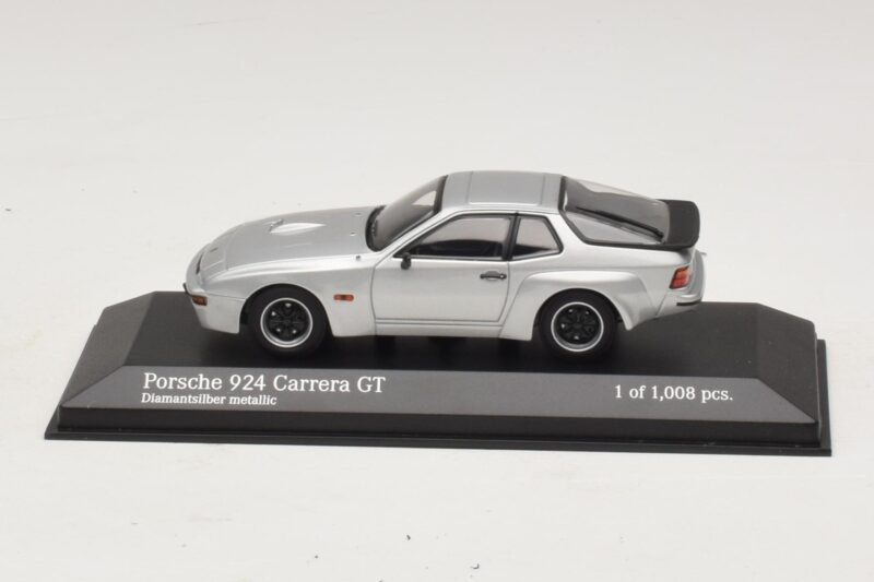 Porsche 924 Carrera GT Sølv Minichamps 1:43 Porsche 924 Carrera GT Sølv Minichamps 1:43 400066121 Metal
