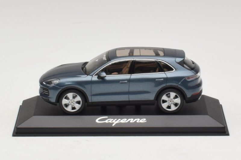 Porsche Cayenne E3 Blue Metallic Minichamps 1:43 WAP0203110J Metal