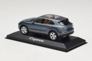 Porsche Cayenne E3 Blue Metallic Minichamps 1:43 WAP0203110J Metal — billede 3 af 4