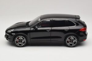 Porsche Cayenne Turbo S 92A Sort Metallic Minichamps 1:18 110062100 Metal — billede 4 af 8