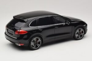 Porsche Cayenne Turbo S 92A Sort Metallic Minichamps 1:18 110062100 Metal — billede 3 af 8