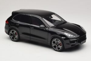 Porsche Cayenne Turbo S 92A Sort Metallic Minichamps 1:18 110062100 Metal — billede 6 af 8