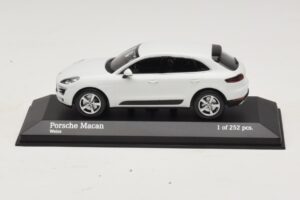 Porsche Macan 95B Hvid Minichamps 1:43 410062601 Metal