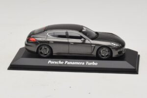 Porsche Panamera 970 Turbo Grå Metallic Maxichamps 1:43 940062371 Metal