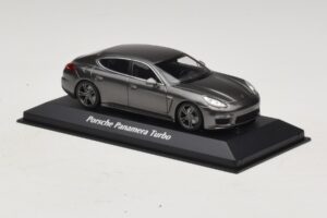 Porsche Panamera 970 Turbo Grå Metallic Maxichamps 1:43 940062371 Metal — billede 3 af 4