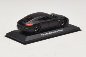 Porsche Panamera 970 Turbo Mat Sort Maxichamps 1:43 940062370 Metal — billede 2 af 4
