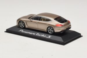 Porsche Panamera 970 Turbo S Bronze Metallic Minichamps 1:43 WAP0200600E Metal — billede 3 af 4