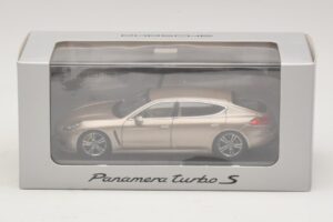 Porsche Panamera 970 Turbo S Bronze Metallic Minichamps 1:43 WAP0200600E Metal — billede 4 af 4