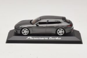 Porsche Panamera 971 Turbo Grå Metallic Minichamps 1:43 WAP0207610H Metal