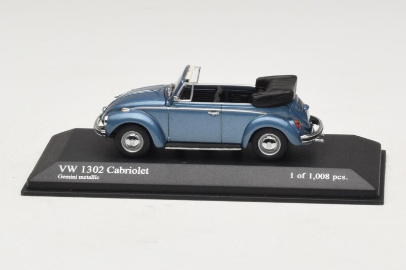 Volkswagen 1302 Cabriolet Blå Metallic Minichamps 1:43 Volkswagen 1302 Cabriolet Blå Metallic Minichamps 1:43 430055042 Metal