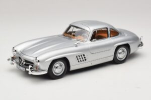 Mercedes 300 SL W198 Gullwing sølv Norev 1:18 183857 Metal