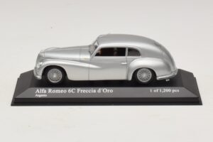 Alfa Romeo 6C 2500 Freccia d'Oro Sølv Minichamps 1:43 Alfa Romeo 6C 2500 Freccia d'Oro Sølv Minichamps 1:43 400120480 Metal