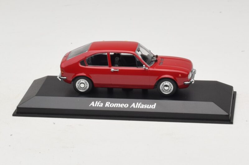 Alfa Romeo Alfasud Rød Maxichamps 1:43 Alfa Romeo Alfasud Rød Maxichamps 1:43 940120100 Metal