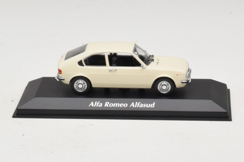 Alfa Romeo Alfasud Hvid Maxichamps 1:43 940120101 Metal