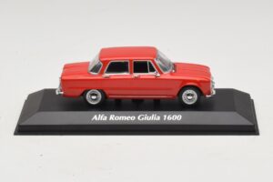 Alfa Romeo Giulia 1600 Rød Maxichamps 1:43 Alfa Romeo Giulia 1600 Rød Maxichamps 1:43 940120901 Metal