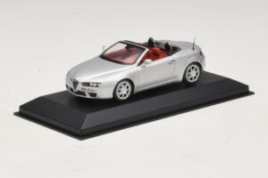Alfa Romeo Giulia Spider Sølv Minichamps 1:43 400120731 Metal — billede 2 af 5