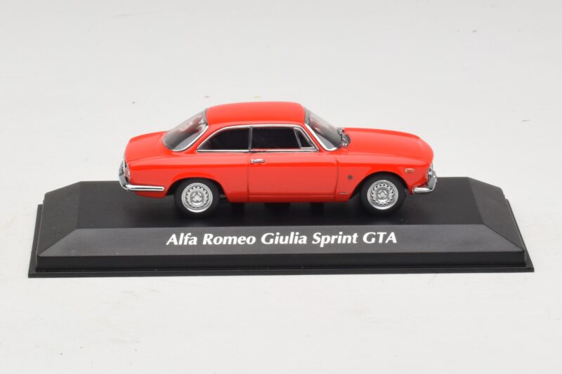 Alfa Romeo Giulia Sprint GTA Rød Maxichamps 1:43 Alfa Romeo Giulia Sprint GTA Rød Maxichamps 1:43 940120440 Metal