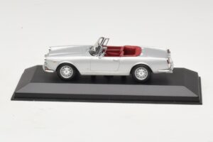 Alfa Romeo Spider 916 3.2 V6 24V Sølv Minichamps 1:43 Alfa Romeo Spider 916 3.2 V6 24V Sølv Minichamps 1:43 400120330 Metal